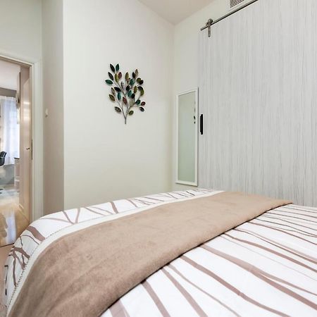 Bella Campagna - Luxury Two Bedroom Apartment Ровінь Екстер'єр фото