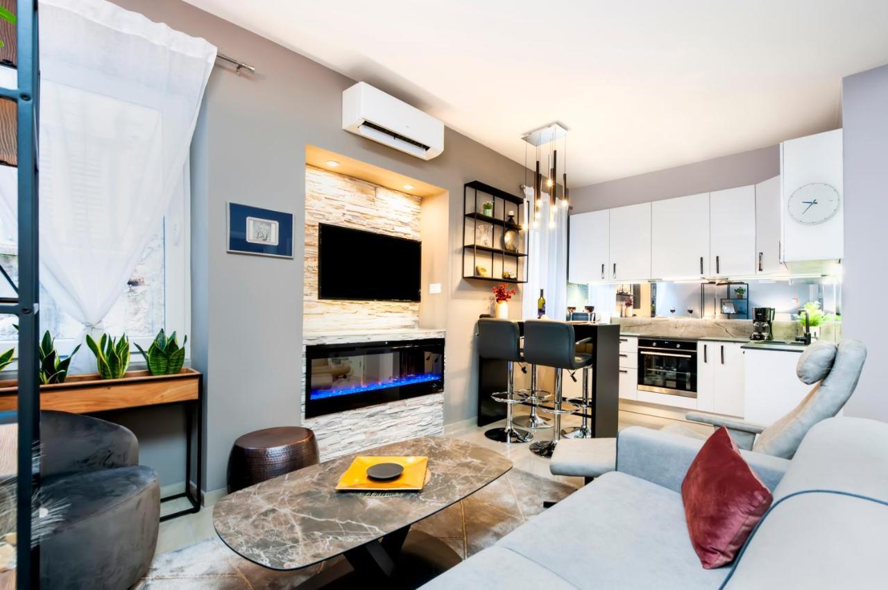 Bella Campagna - Luxury Two Bedroom Apartment Ровінь Екстер'єр фото