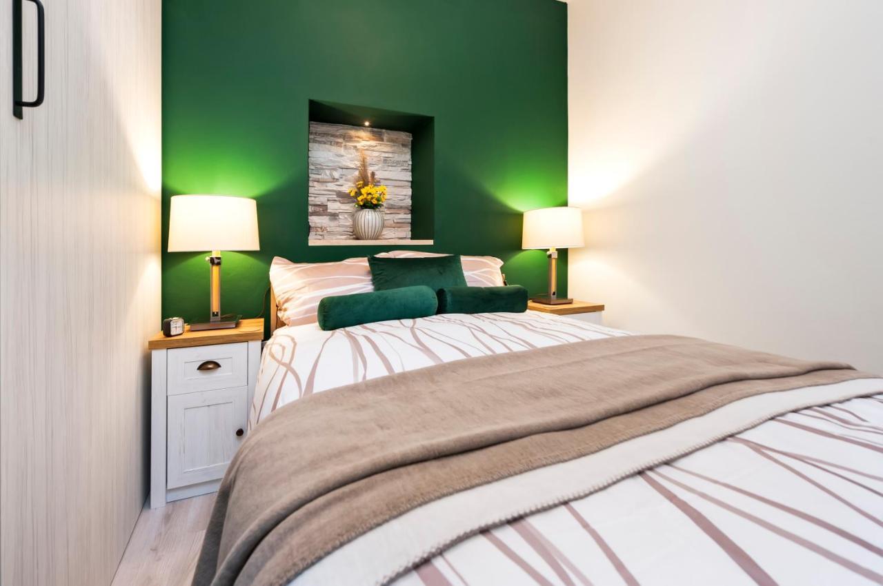 Bella Campagna - Luxury Two Bedroom Apartment Ровінь Екстер'єр фото