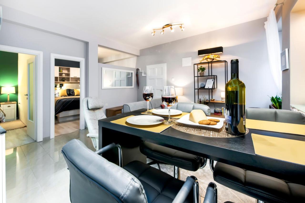 Bella Campagna - Luxury Two Bedroom Apartment Ровінь Екстер'єр фото